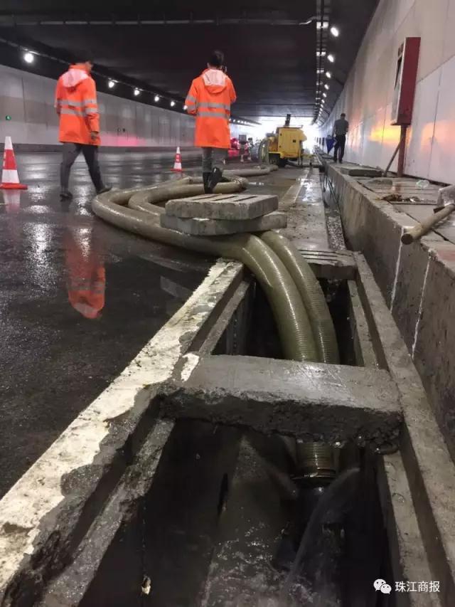 三業(yè)科技泵車出場，2小時抽排完隧道積水。